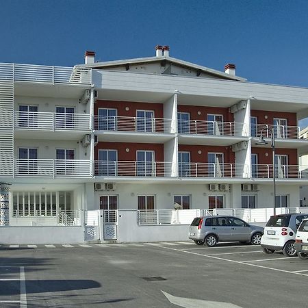 Case Vacanze Blue Bay Resort Roseto Degli Abruzzi Luaran gambar