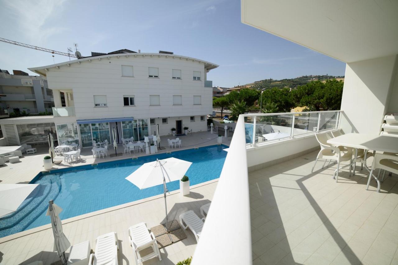 Case Vacanze Blue Bay Resort Roseto Degli Abruzzi Luaran gambar