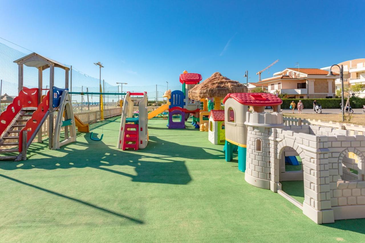 Case Vacanze Blue Bay Resort Roseto Degli Abruzzi Luaran gambar