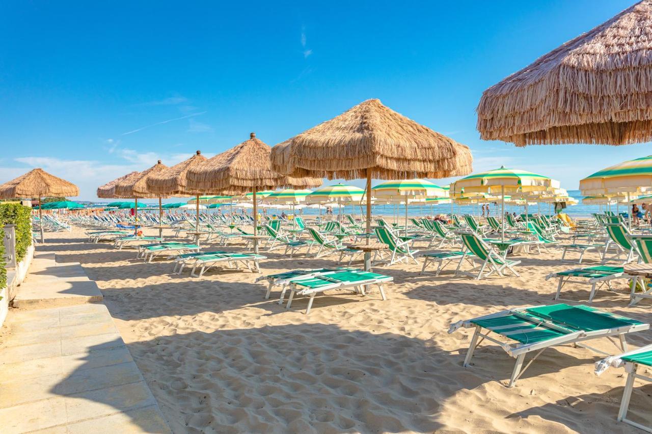 Case Vacanze Blue Bay Resort Roseto Degli Abruzzi Luaran gambar