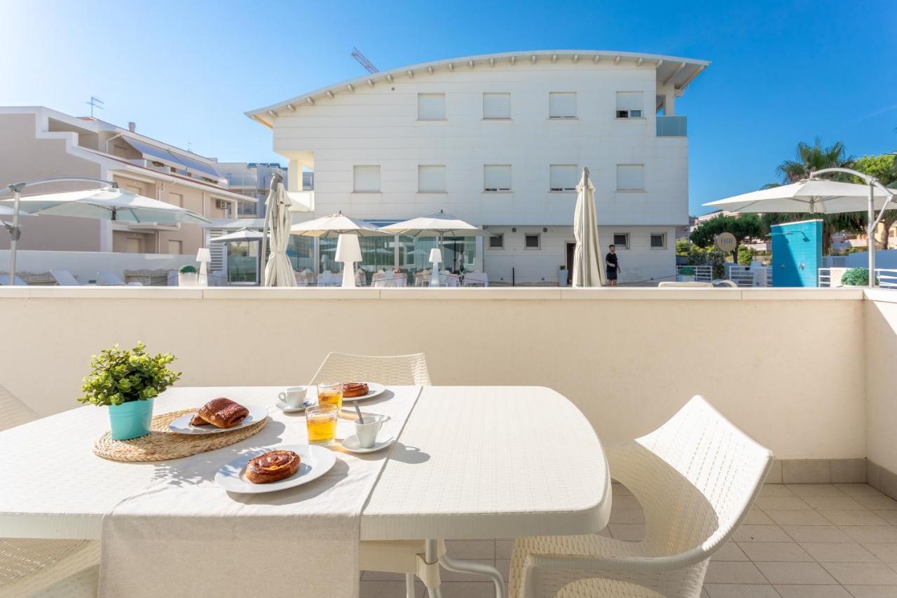 Case Vacanze Blue Bay Resort Roseto Degli Abruzzi Luaran gambar