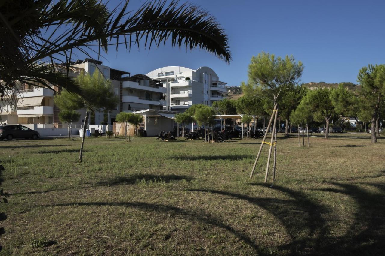 Case Vacanze Blue Bay Resort Roseto Degli Abruzzi Luaran gambar