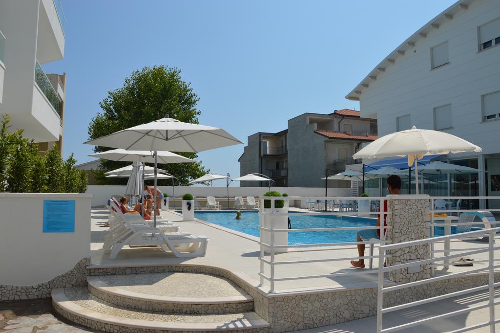 Case Vacanze Blue Bay Resort Roseto Degli Abruzzi Luaran gambar
