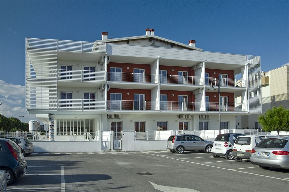 Case Vacanze Blue Bay Resort Roseto Degli Abruzzi Luaran gambar