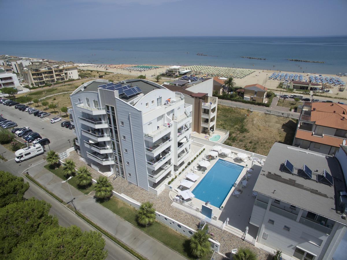 Case Vacanze Blue Bay Resort Roseto Degli Abruzzi Luaran gambar