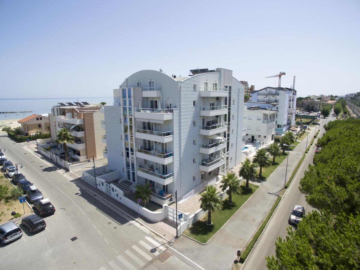 Case Vacanze Blue Bay Resort Roseto Degli Abruzzi Luaran gambar