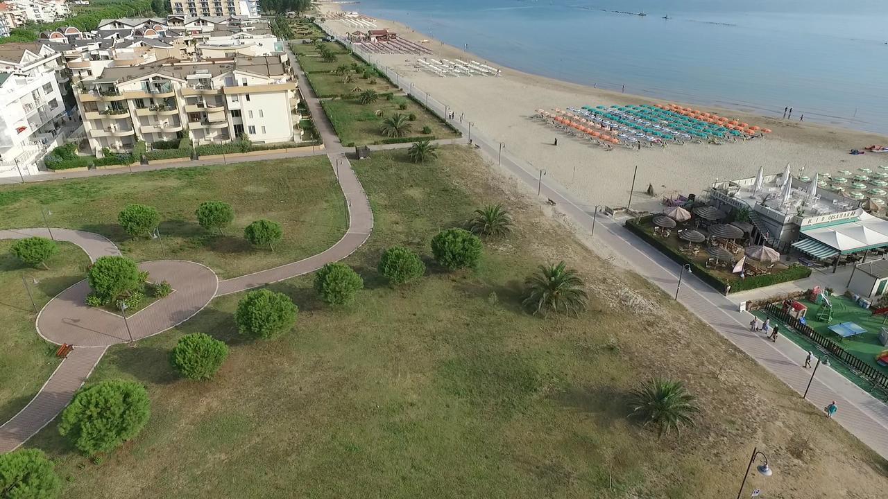 Case Vacanze Blue Bay Resort Roseto Degli Abruzzi Luaran gambar