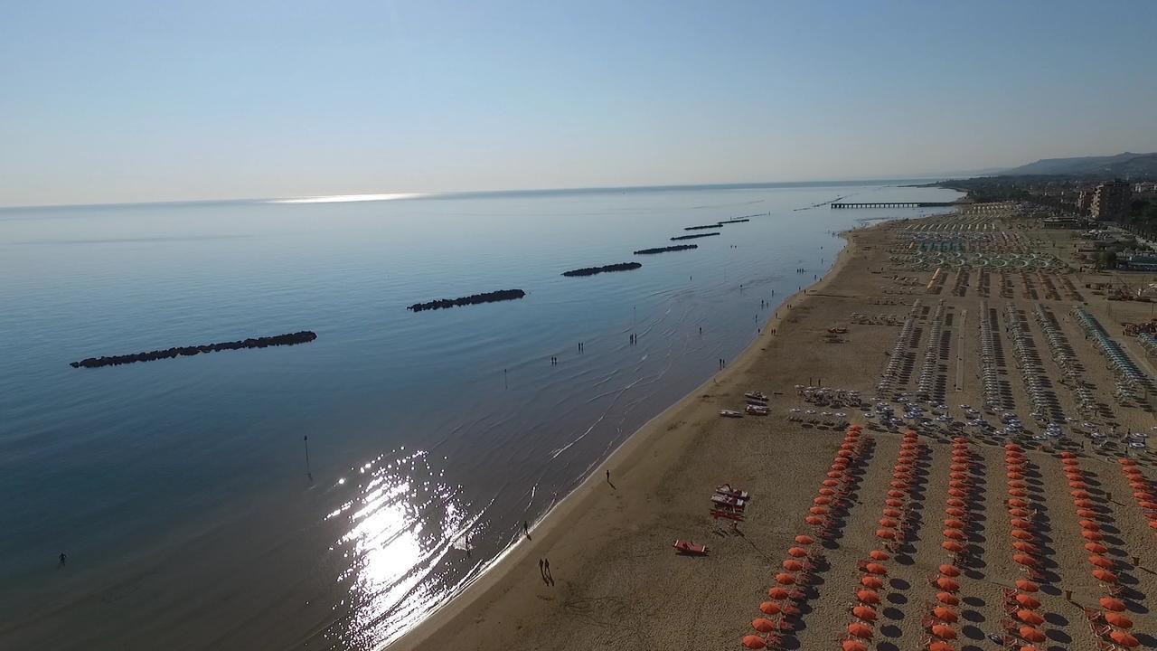 Case Vacanze Blue Bay Resort Roseto Degli Abruzzi Luaran gambar
